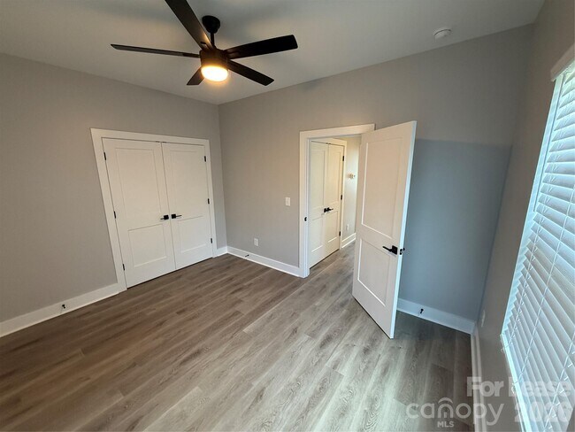 Building Photo - 525 Dellwood Dr