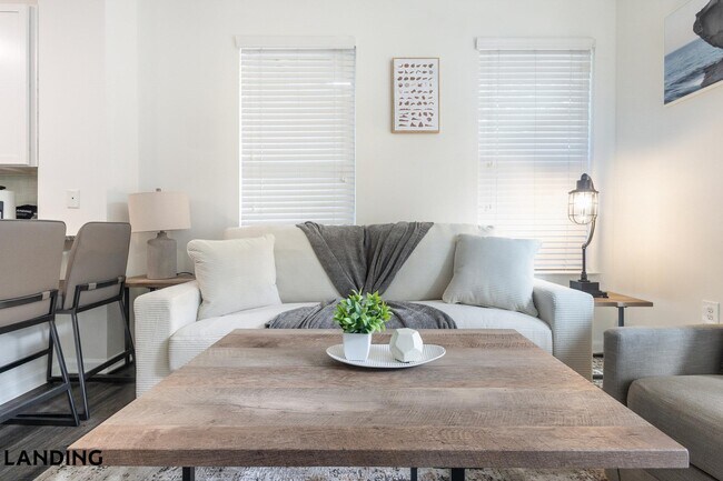 Building Photo - 4921 Pretty Lake Ave