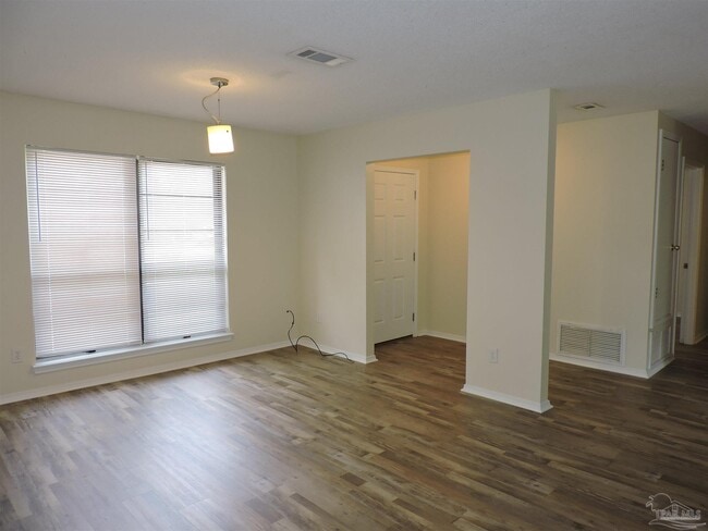Building Photo - 7705 Deborah Dr
