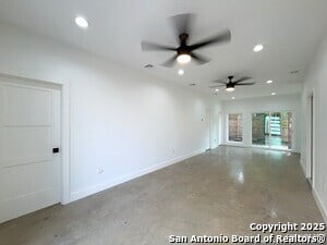 Building Photo - 2615 S Flores St