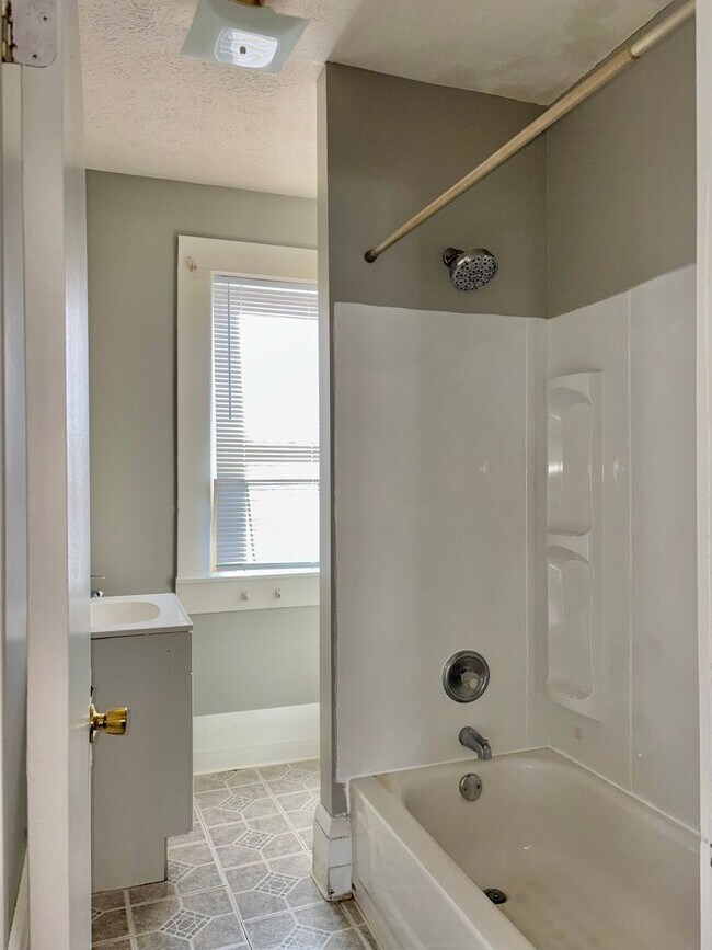 Building Photo - 889-895 East Fulton Street