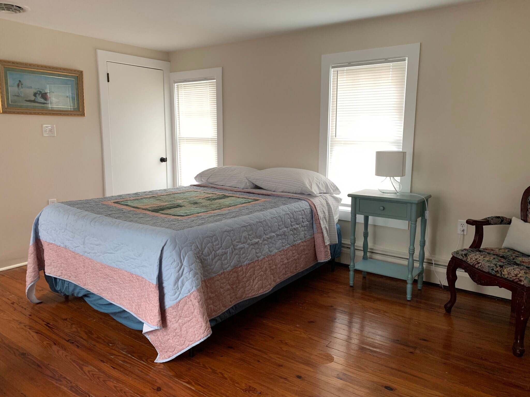 2nd bedroom - queen bed - 19834 Hopkins Rd