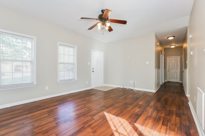 Building Photo - 3204 Cloverridge Dr