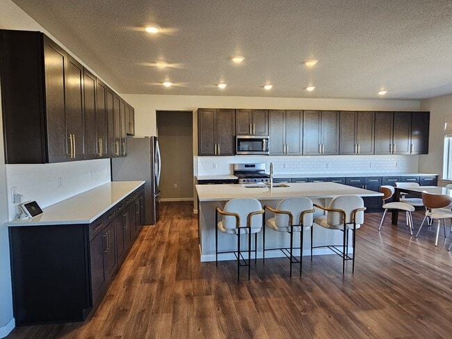 Building Photo - 10869 Wooden Pole Dr