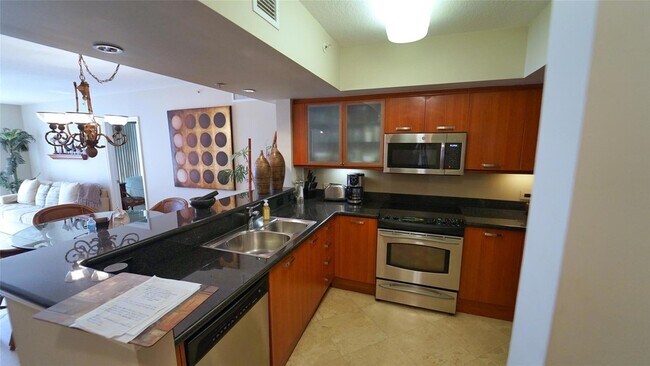 Building Photo - 2011 N Ocean Blvd