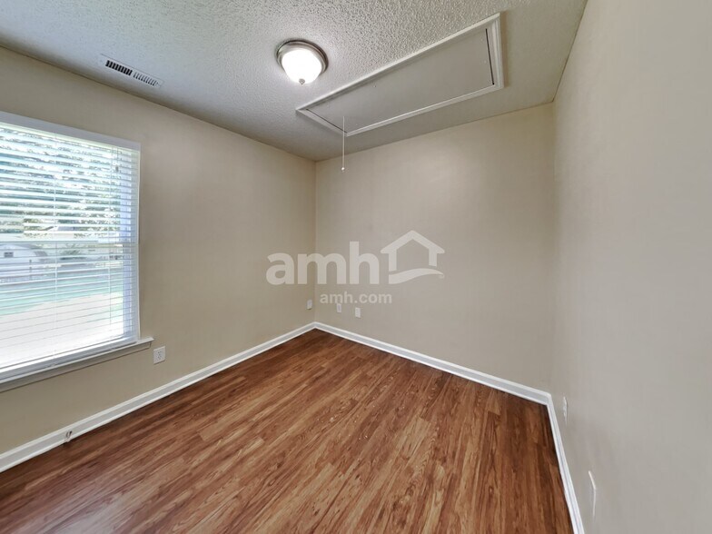 Building Photo - 11618 English Oak Ln