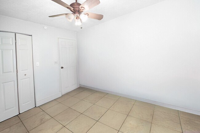 Building Photo - 3504 Waterview Cir
