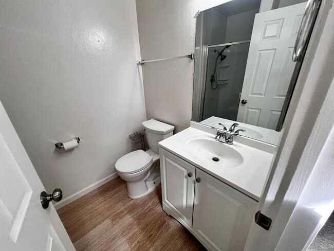 Building Photo - Charming 3-Bedroom Home in Desirable Rohne...