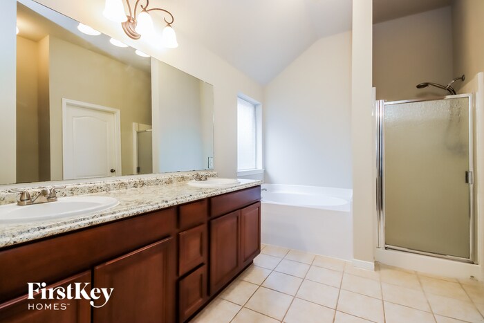 Building Photo - 31223 Rainwood Park Ln