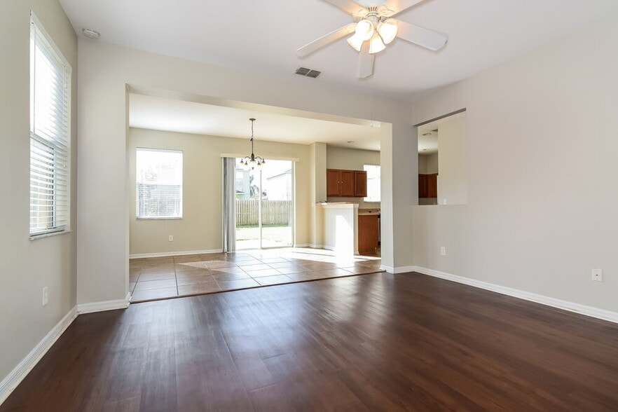 Building Photo - 18832 Sunterra Dr