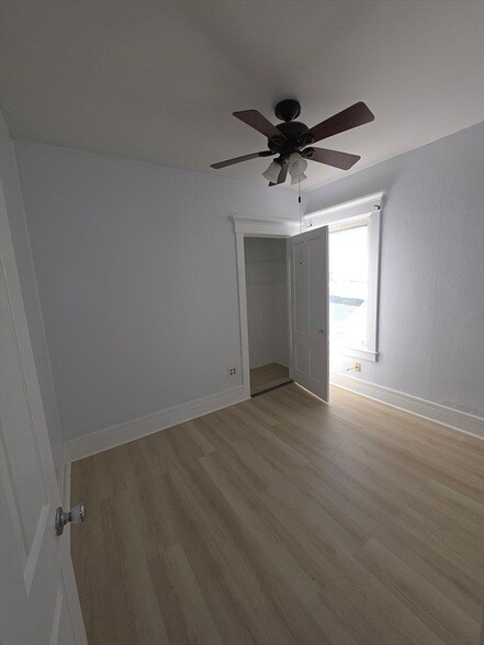 Building Photo - 850 County St