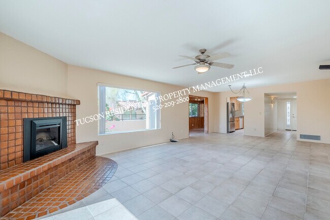 Building Photo - 5084 N Camino Del Lazo