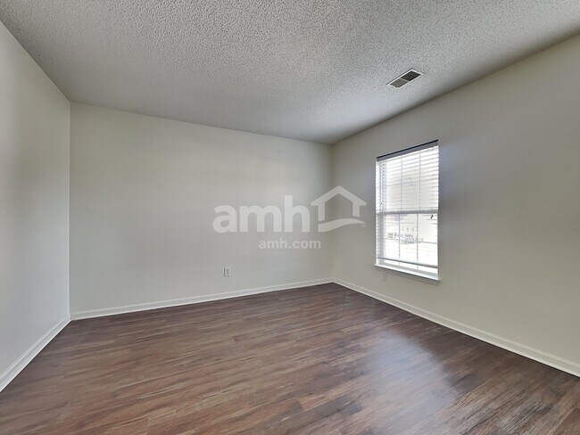 Building Photo - 132 Wildberry Ln