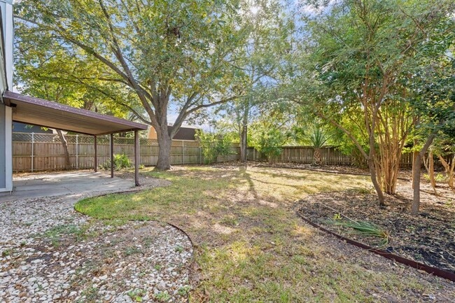 Building Photo - 609 Blackberry Dr