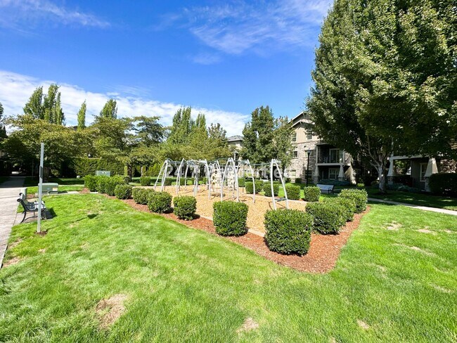 Building Photo - Updated 2 BD | 1 BA Condo with Amenities - Arbor Crossing