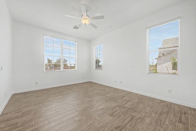 Building Photo - 8232 E University Dr