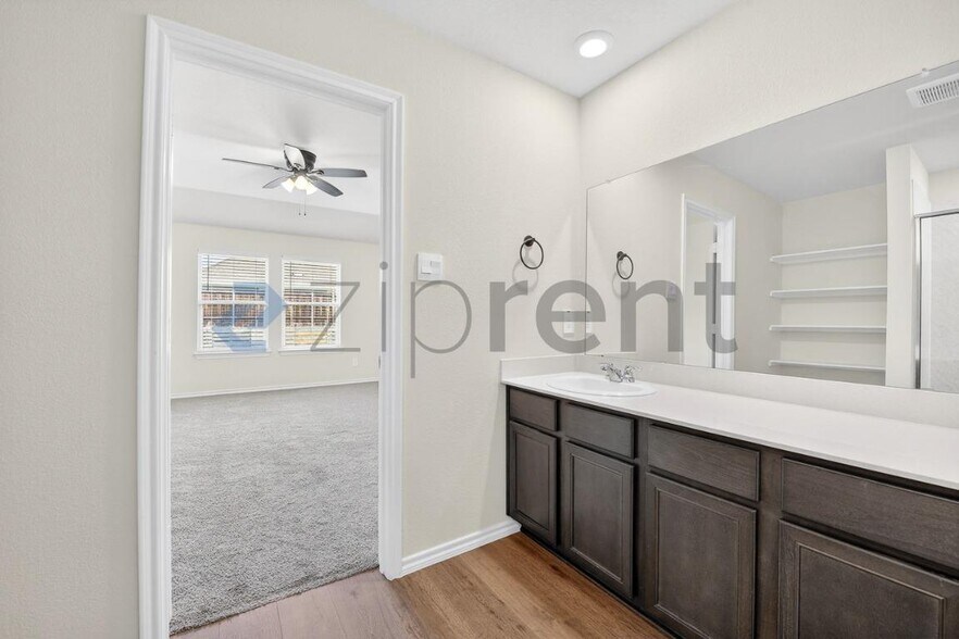 Building Photo - 13137 Rich Ln