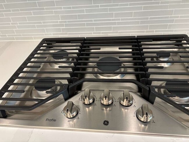 Building Photo - 2709 Hunter Woods Dr