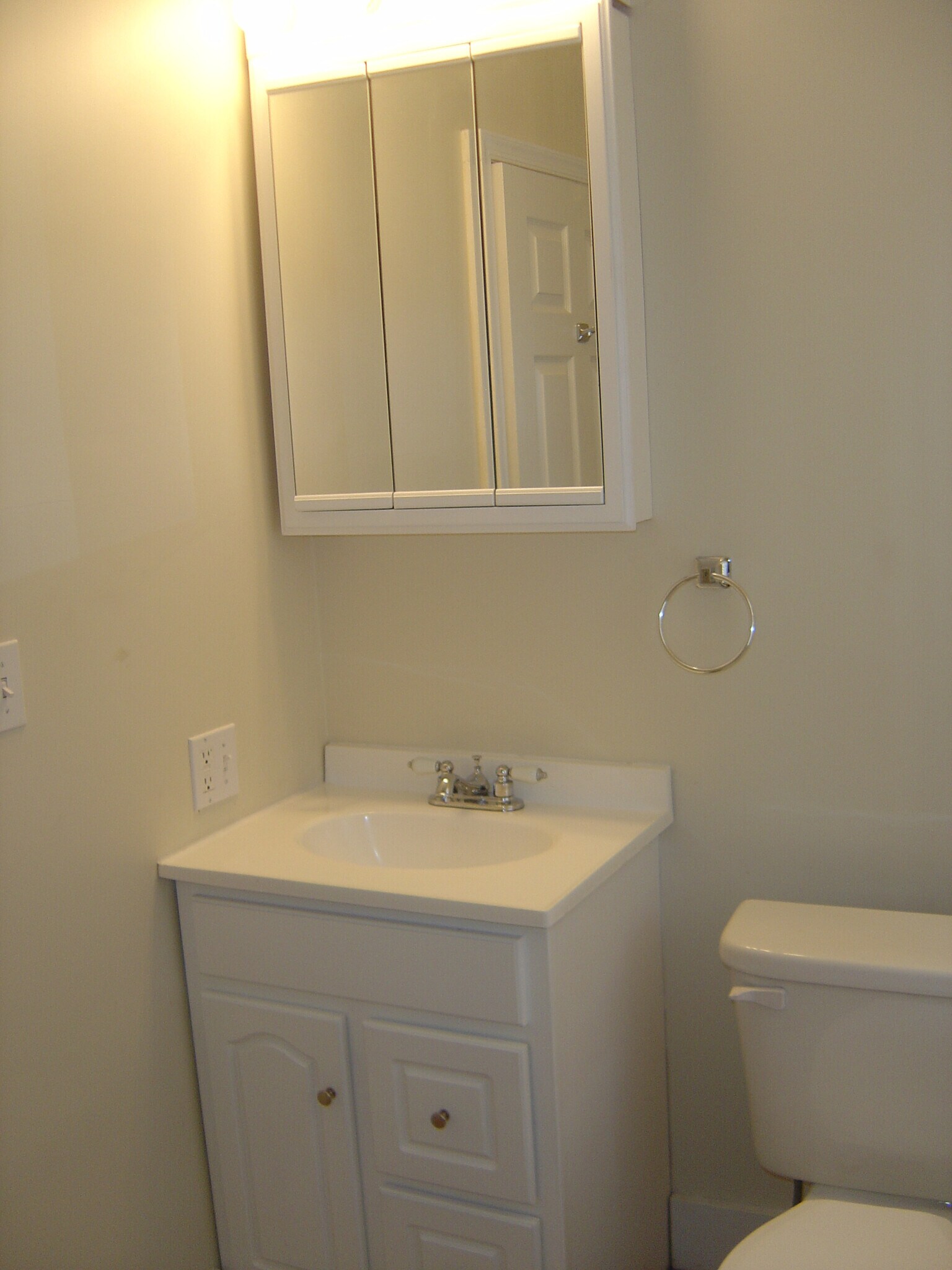 Building Photo - 238 Sharpe St.