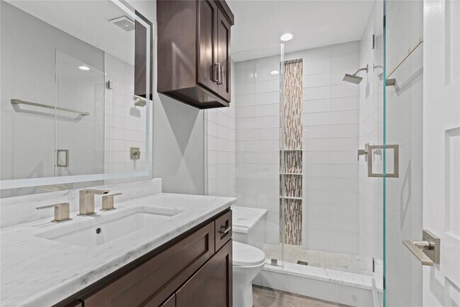 Building Photo - 22435 Elsinore Dr