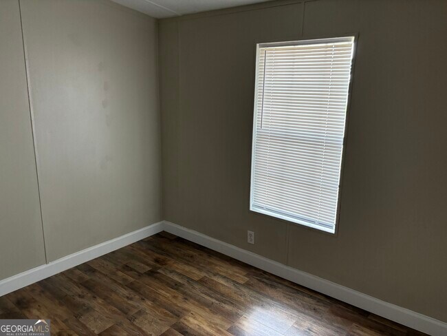 Building Photo - 266 Spring Lake Dr