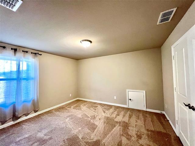 Building Photo - 633 Hidden Cove Dr