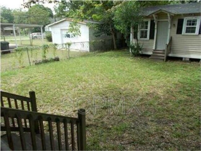 Building Photo - 1920 Calvert St