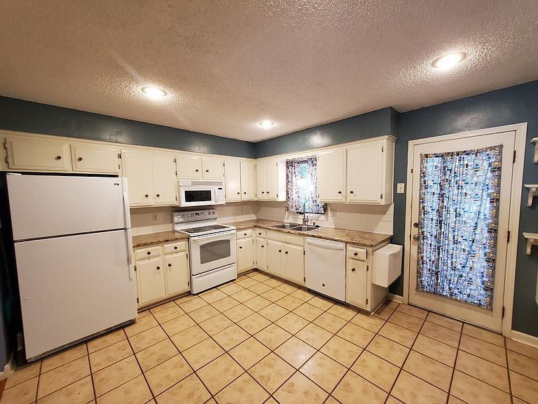 Building Photo - 1501 NW 48th St