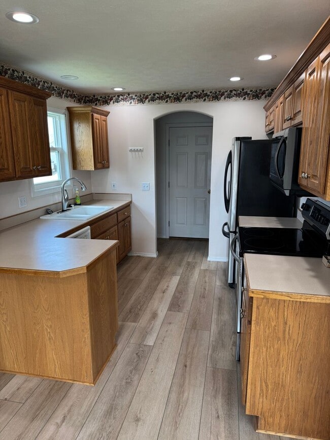 Building Photo - Gorgeous 3 Bedroom home for rent in Nixa, MO!
