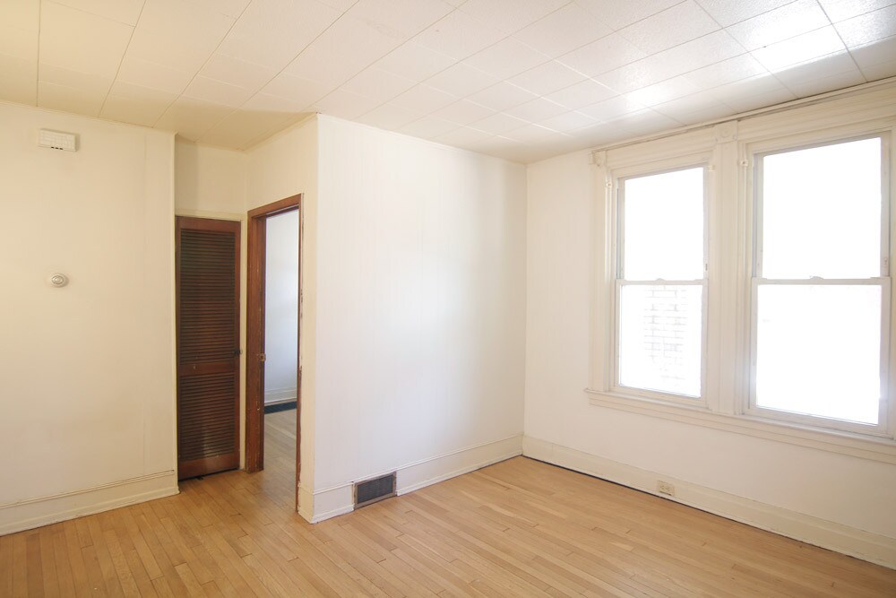 Building Photo - 618 West St