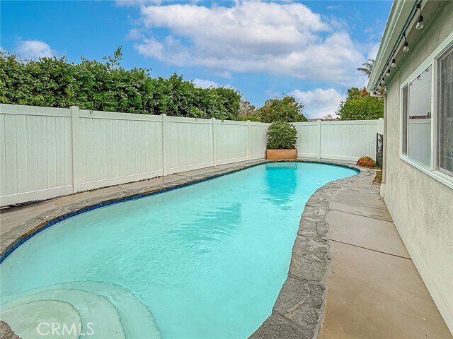 Building Photo - 2685 Velarde Dr