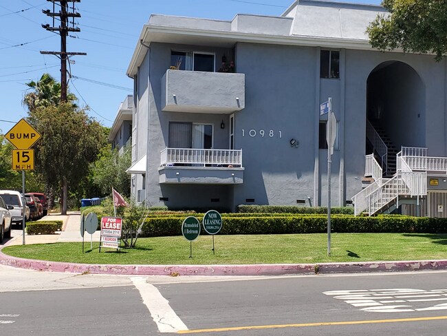 Floorplan - 10981 Rose Ave