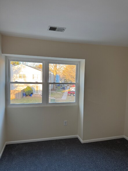 Building Photo - 17431 Hoskinson Rd