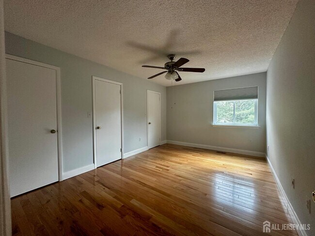Building Photo - 99 Thoreau Dr