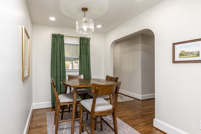 Building Photo - Wake up on Polo – Fully Furnished Home Nea...