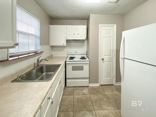 Building Photo - 6399 -A Schoel Ln