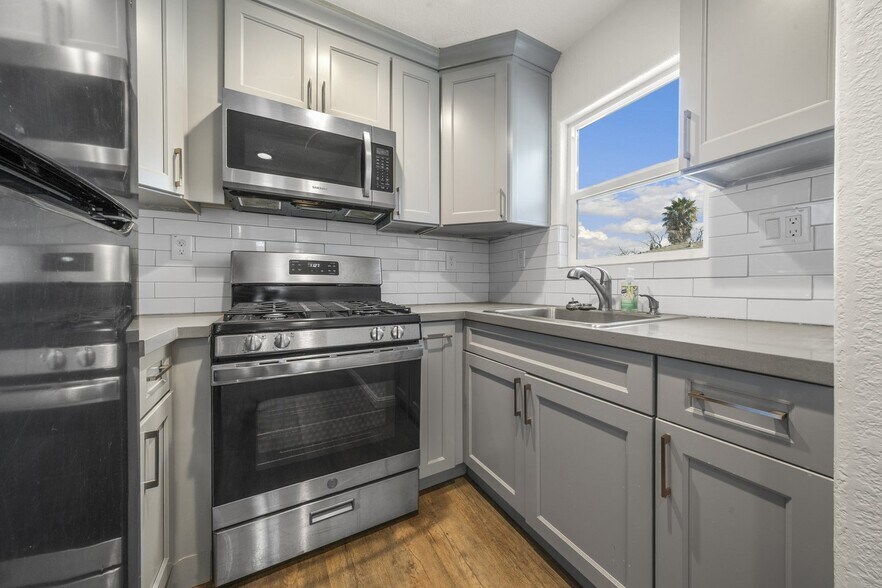 Building Photo - 98 W Siino Ave