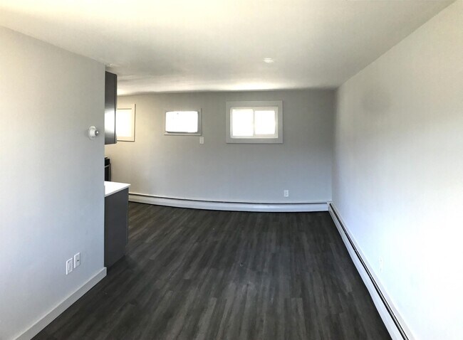 Building Photo - 511 Lake Terrace