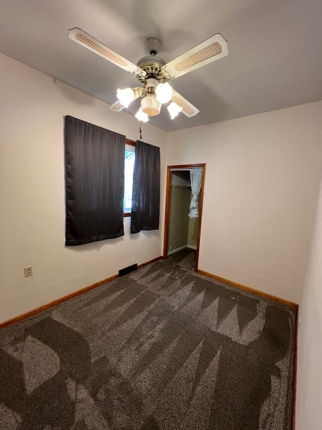 Building Photo - Charming 2 Bedroom In Little Italy Near Old Market and Downtown!!