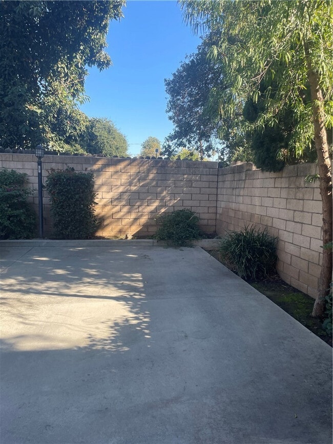 Building Photo - Craftsman-Style 3BR Home with Garage & Private Patio in North Monrovia