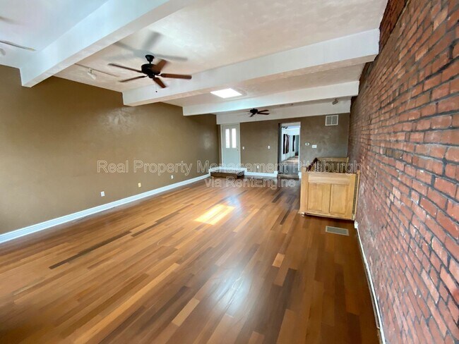 Building Photo - 1912 Jane St