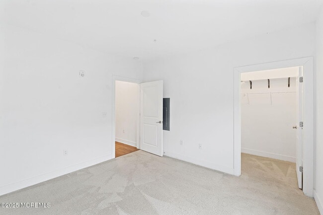 Building Photo - 827 Stiller Ln