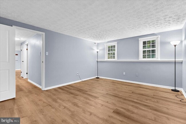 Building Photo - 696 Southern Hills Dr