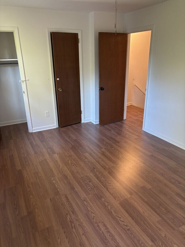 Building Photo - 5528 St James St