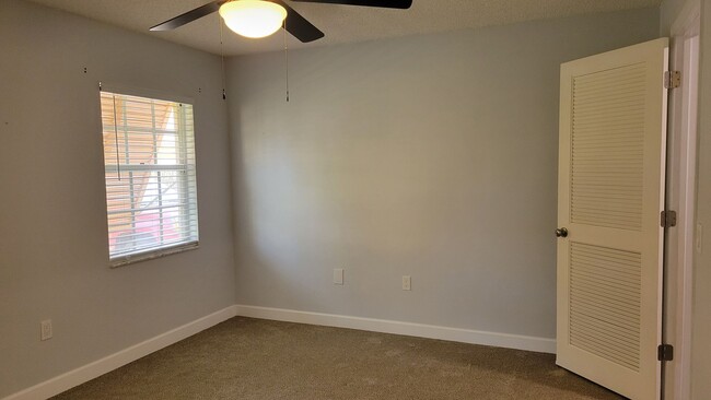 Building Photo - Annual UNfurnished renovated 2/2 villa in ...