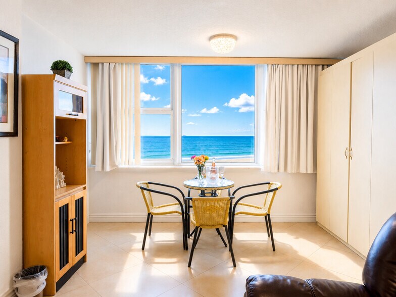 Building Photo - 4040 Galt Ocean Dr