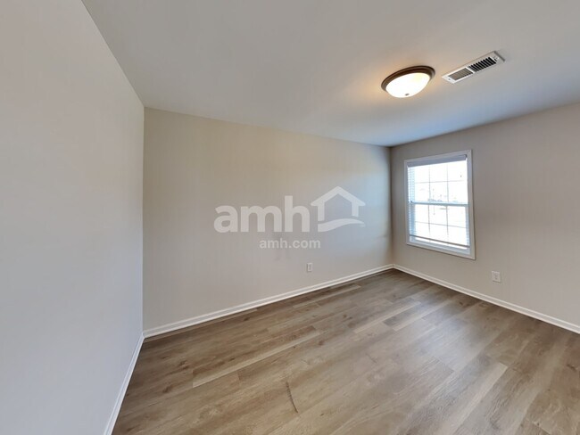 Building Photo - 908 Beverly Ct