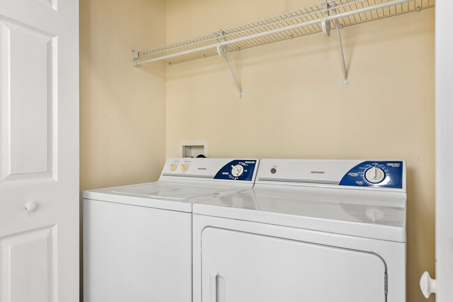 Building Photo - 33 Courtyard Way