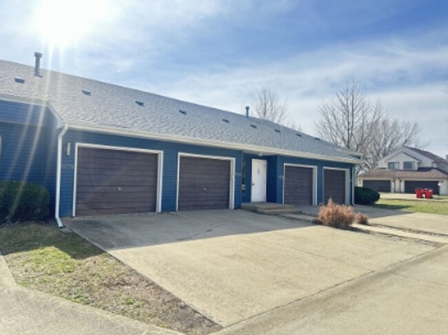 Primary Photo - 2565 Clayton Blvd