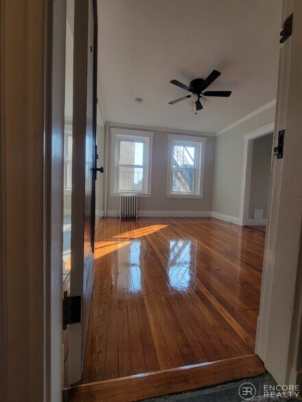 Building Photo - 110 Brainerd Rd